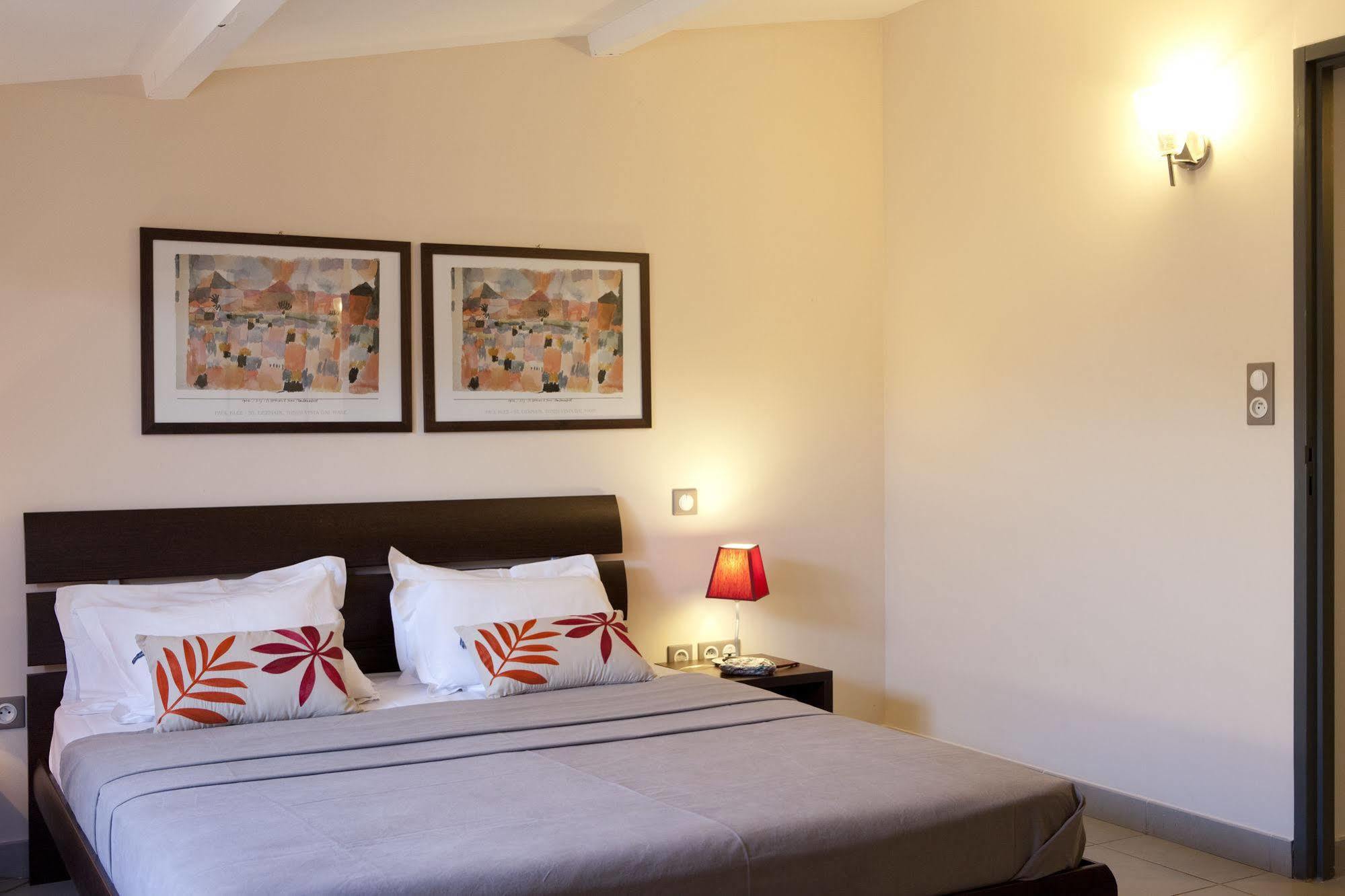Mas De Valrugues Holifrance Aparthotel Saint-Rémy-de-Provence Buitenkant foto