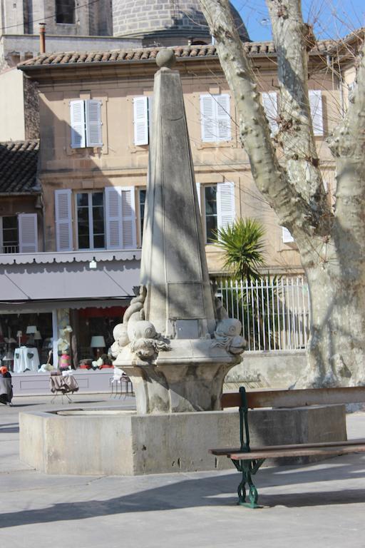 Mas De Valrugues Holifrance Aparthotel Saint-Rémy-de-Provence Buitenkant foto